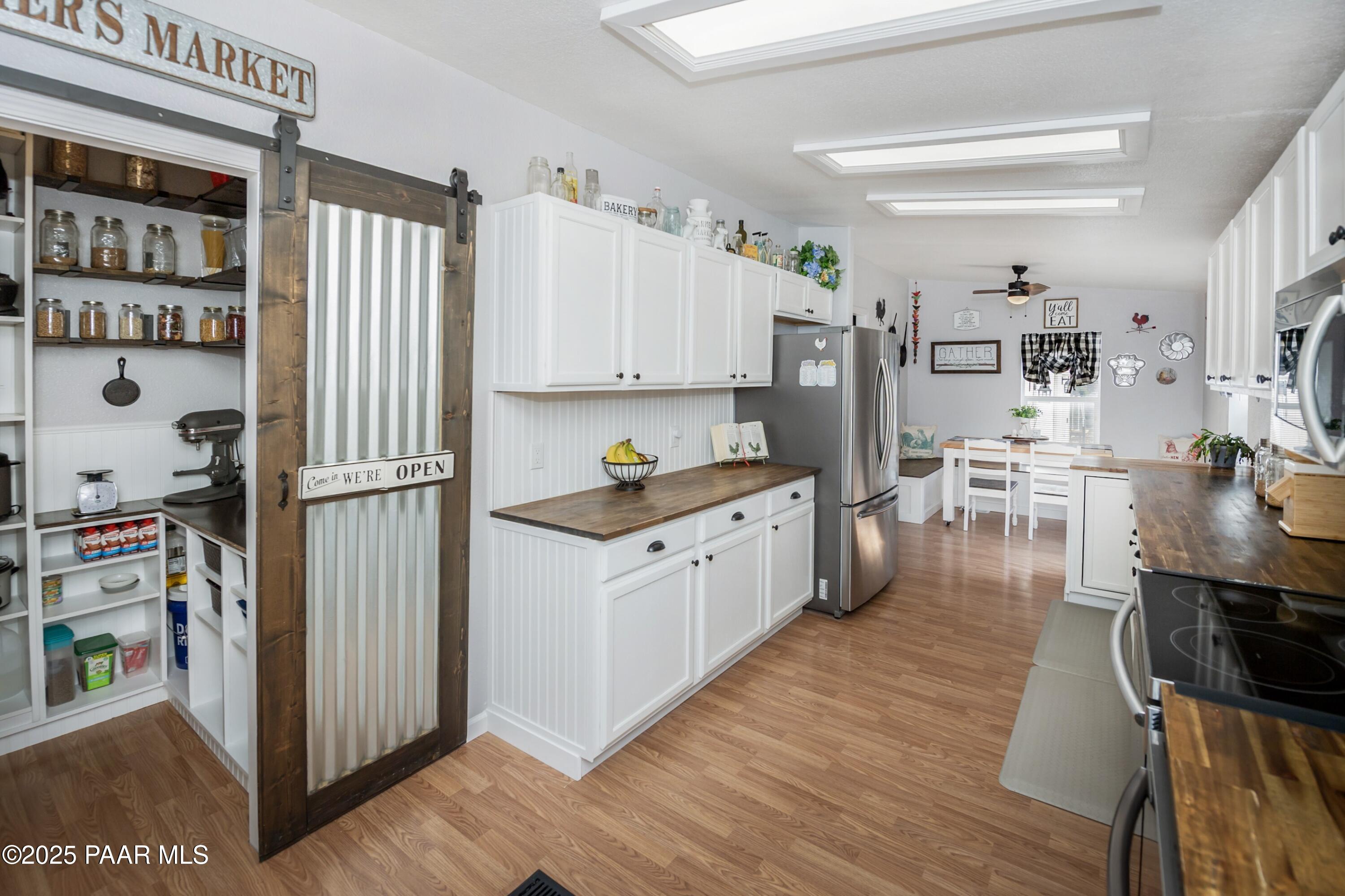 12320 Jacobs Road Mayer, AZ 86333 - Photo 11 of 37 Kitchen