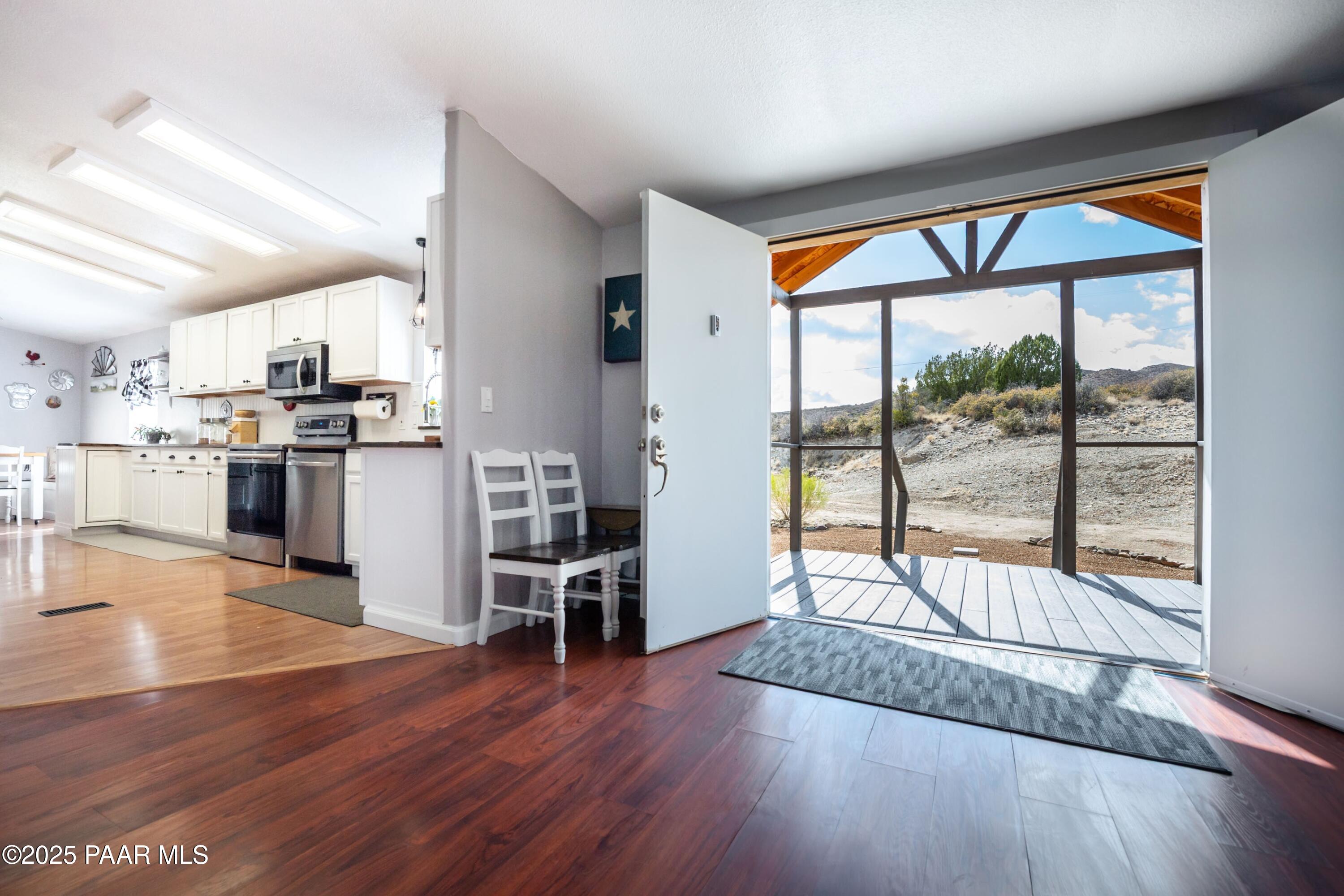 12320 Jacobs Road Mayer, AZ 86333 - Photo 3 of 37 Entry