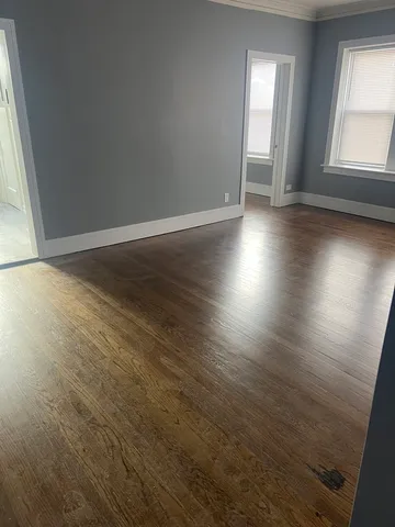 $1,050 | 1825 East 79th Street, Unit 2R, Chicago, IL 60649