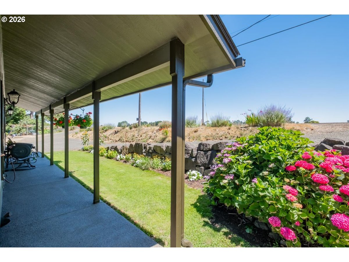 35050 Riverside Drive Albany, OR 97321 - Photo 4 of 48