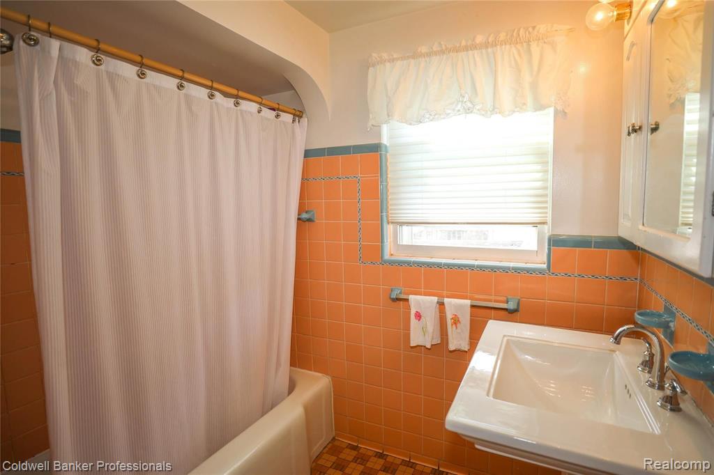 458 Moran Road Grosse Pointe Farms, MI 48236 - Photo 13 of 18