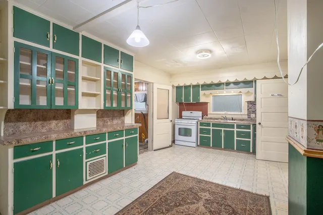 $189,900 | 520 East Thorn Street, Hastings, MI 49058