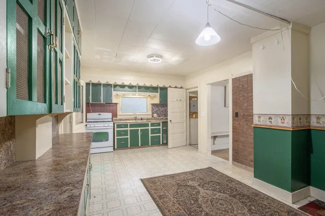 $189,900 | 520 East Thorn Street, Hastings, MI 49058