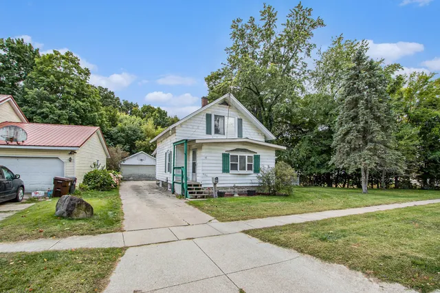 $189,900 | 520 East Thorn Street, Hastings, MI 49058