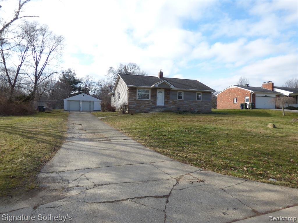 183 Texas Avenue Rochester Hills, MI 48309 - Photo 1 of 34