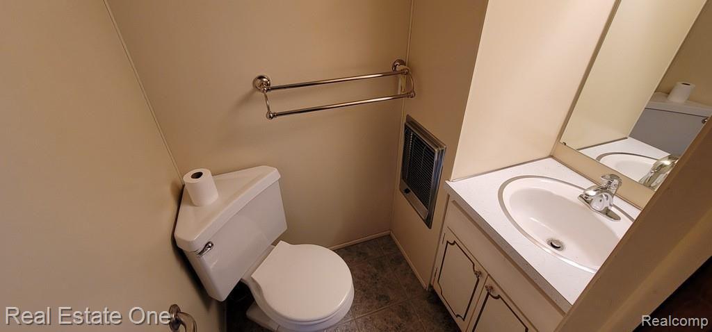 4384 Fieldbrook Road West Bloomfield, MI 48323 - Photo 20 of 36 20210405_125802.jpg