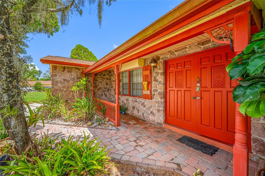 506 Gay Road Seffner, FL 33584 - Photo 5 of 59