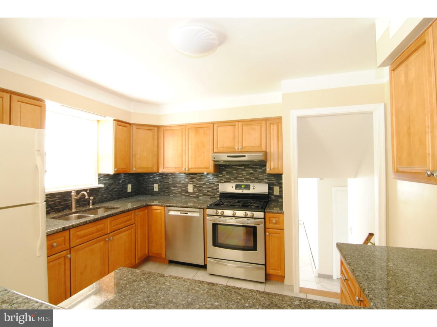 763 Mueller Road Warminster, PA 18974 - Photo 9 of 25 Kitchen