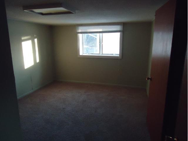 10660 Yosemite Road Bloomington, MN 55437 - Photo 13 of 15