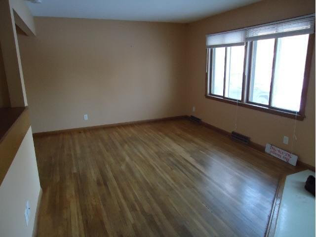 10660 Yosemite Road Bloomington, MN 55437 - Photo 8 of 15