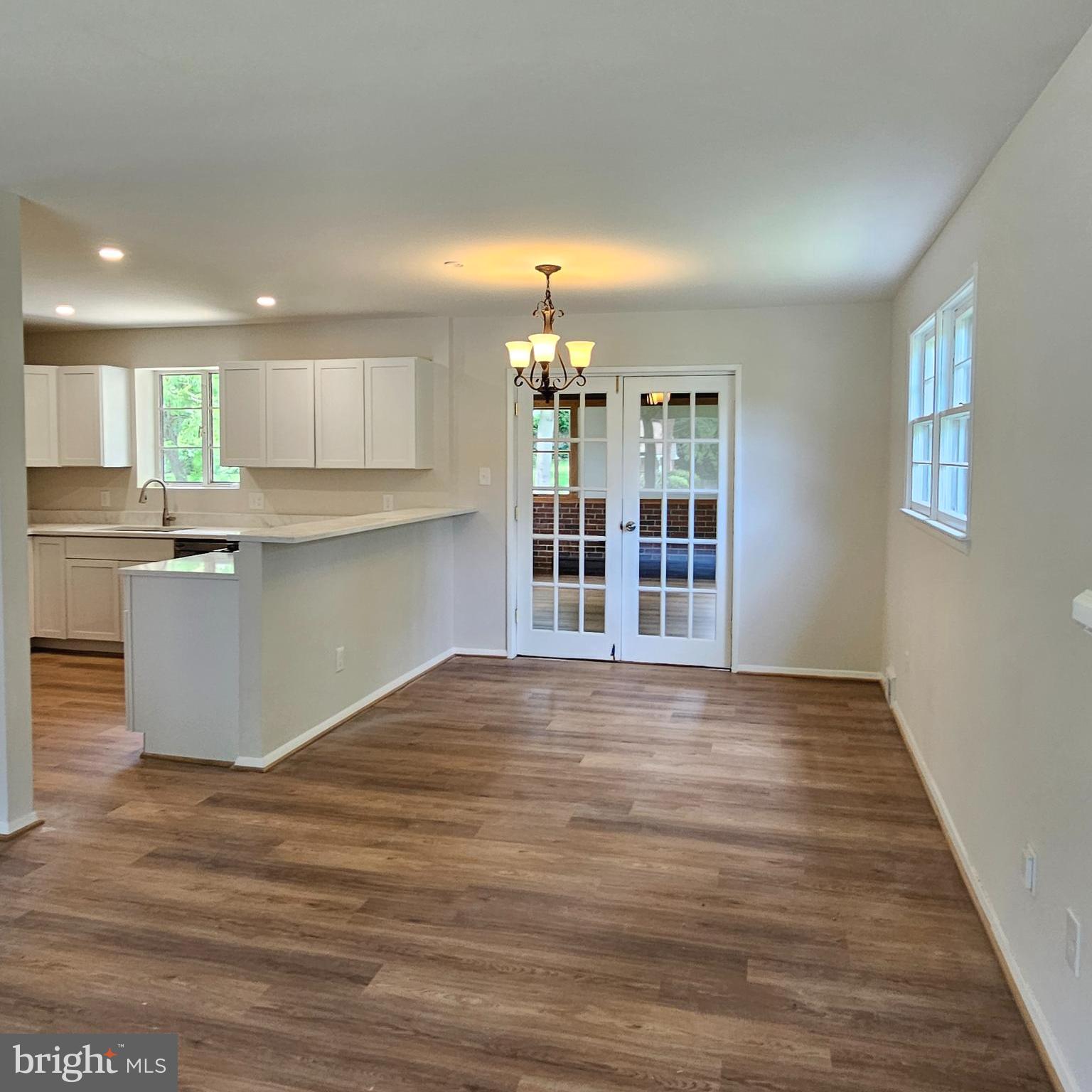 7606 Gresham Street Springfield, VA 22151 - Photo 8 of 36