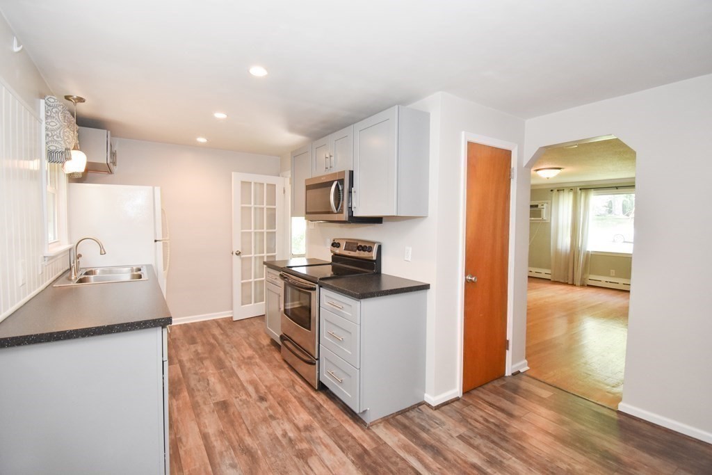 15 Gatewood Road Springfield, MA 01119 - Photo 8 of 36