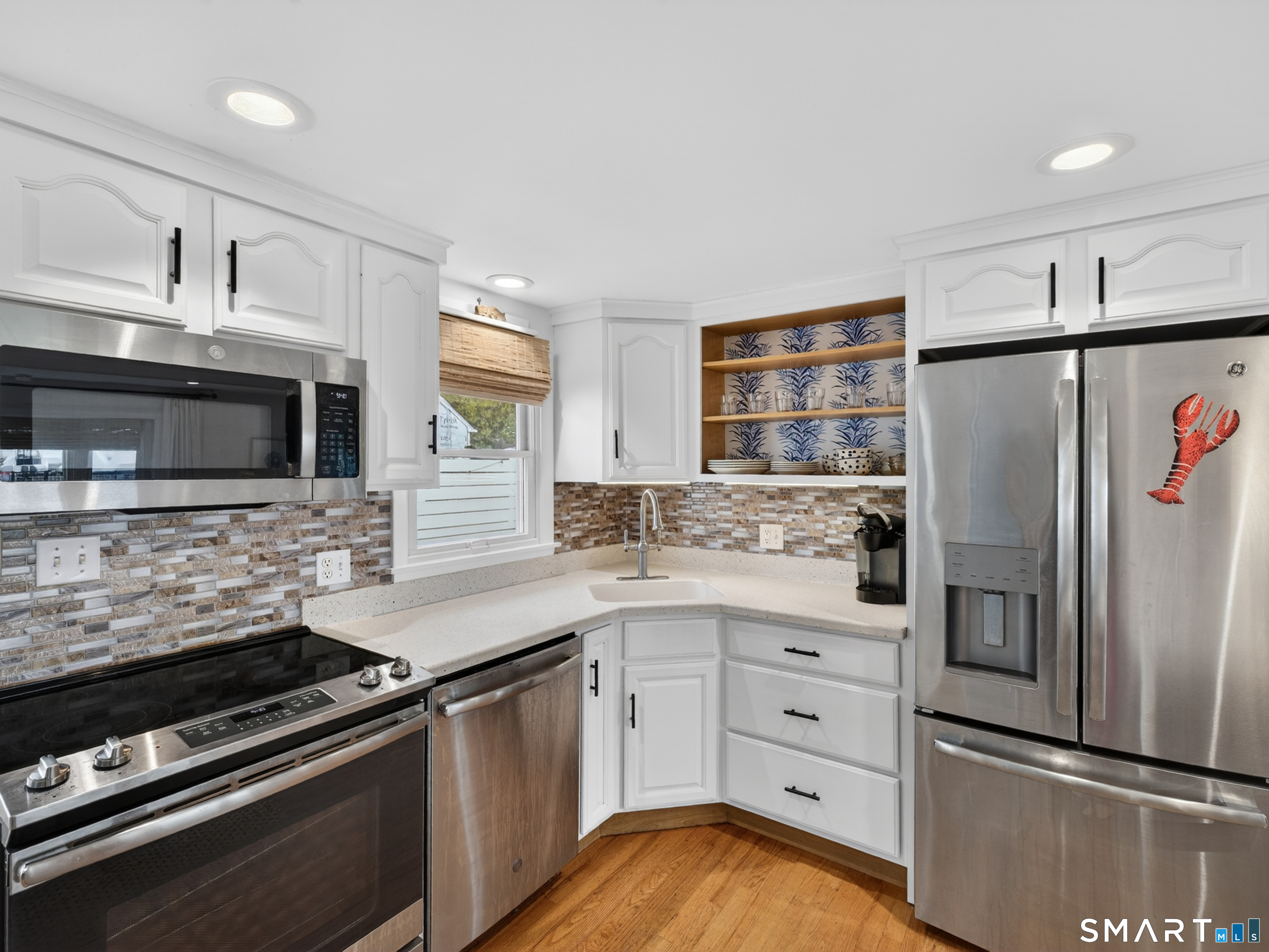 21 Riverside Drive Clinton, CT 06413 - Photo 13 of 39
