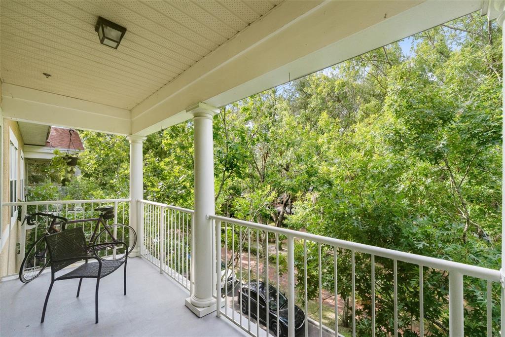 9124 Southwest 51st Road, Unit 302 Gainesville, FL 32608 - Photo 4 of 37 Gallery Image 4