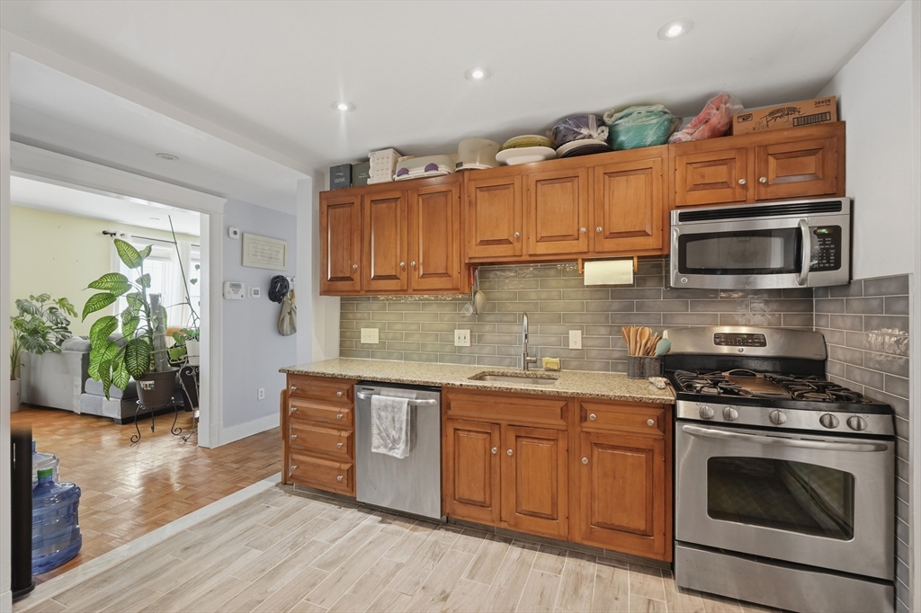 4 Chatham Place, Unit 3 Worcester, MA 01609 - Photo 8 of 32