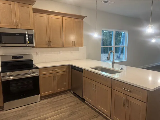 $444,769 | 584 Walnut Crk Parkway, Pendergrass, GA 30567