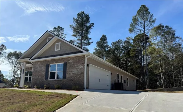 $424,769 | 584 Walnut Crk Parkway, Pendergrass, GA 30567