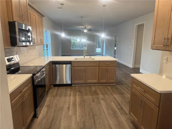 $424,769 | 584 Walnut Crk Parkway, Pendergrass, GA 30567