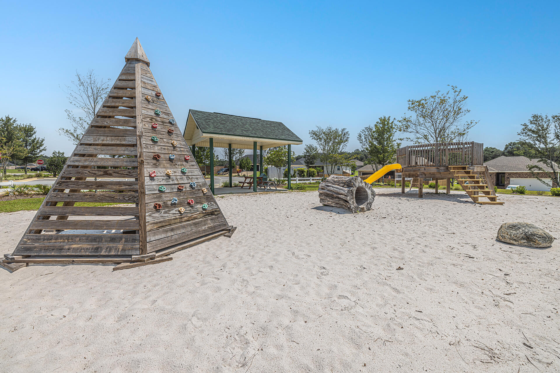 8959 Eureka Street Milton, FL 32583 - Photo 7 of 37 a view of a park with large trees
