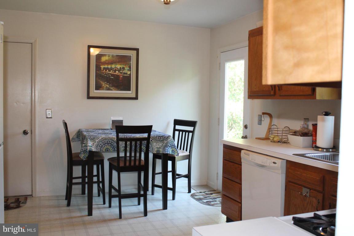 1711 White Water Road Lancaster, PA 17603 - Photo 3 of 19 Gallery Image 3