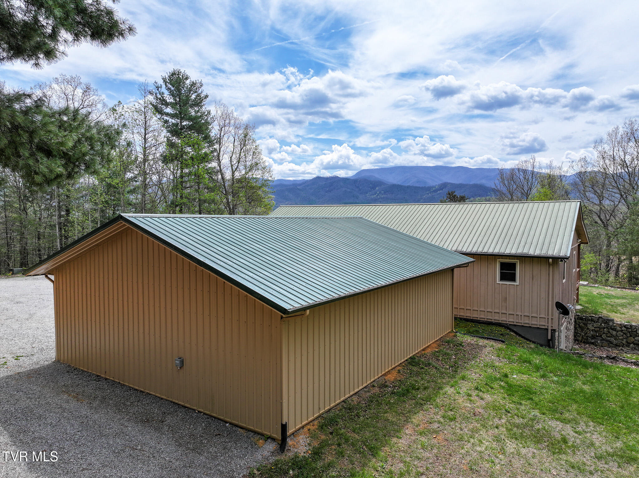 805 Fox Road Chuckey, TN 37641 - Photo 15 of 32 DJI_20260403112558_0051_D