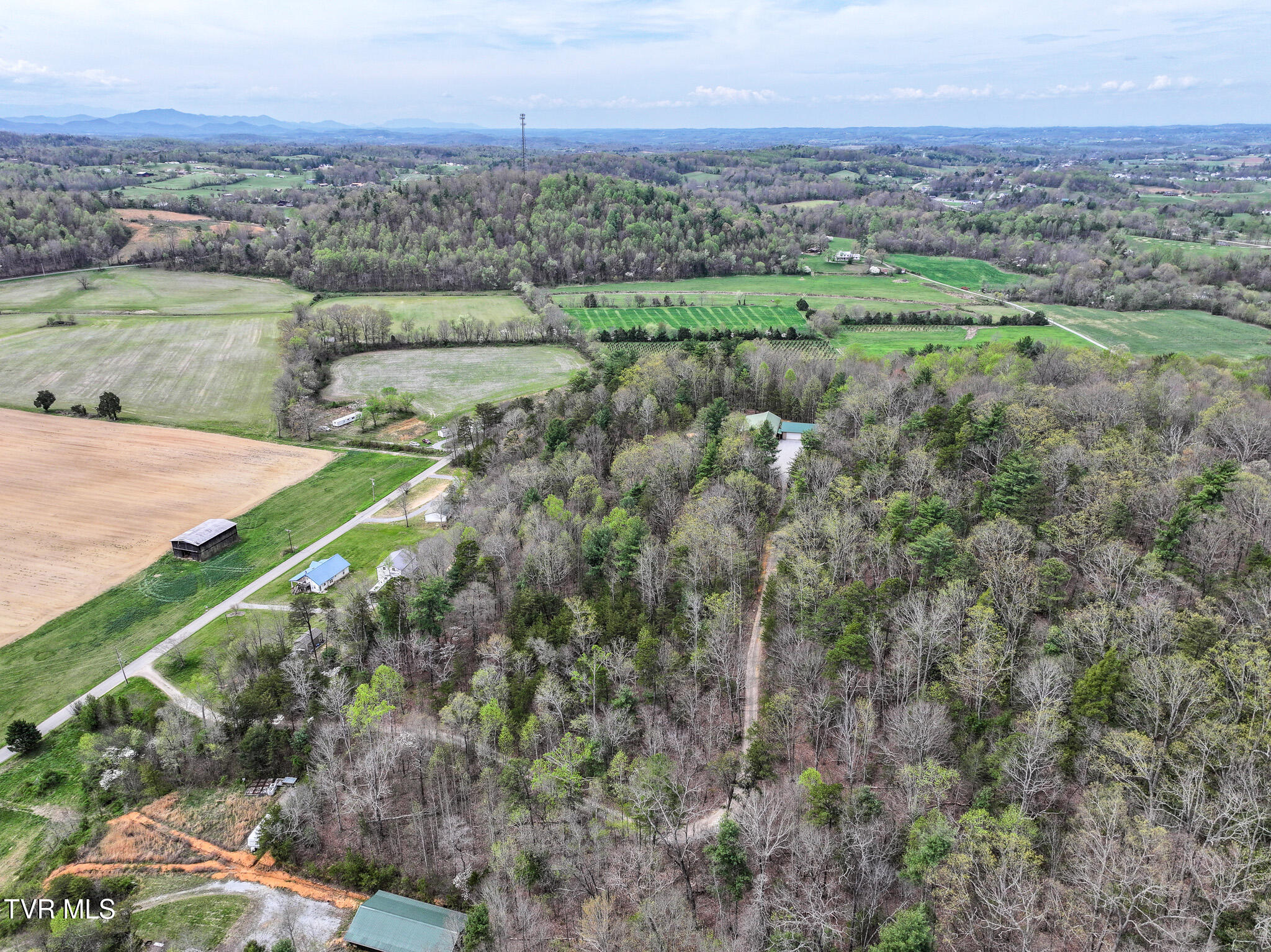 805 Fox Road Chuckey, TN 37641 - Photo 22 of 32 DJI_20260403112920_0061_D
