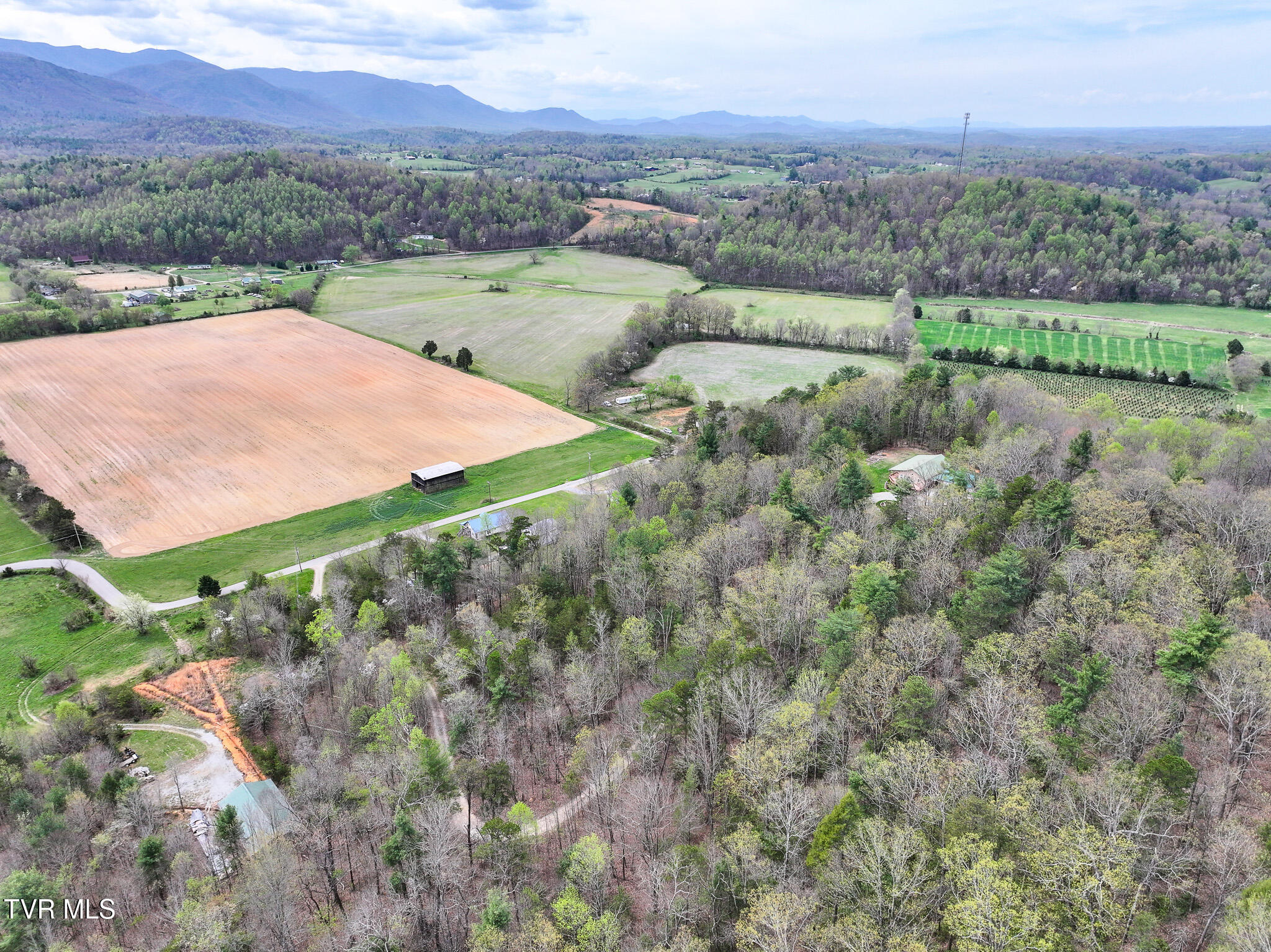 805 Fox Road Chuckey, TN 37641 - Photo 23 of 32 DJI_20260403112932_0062_D