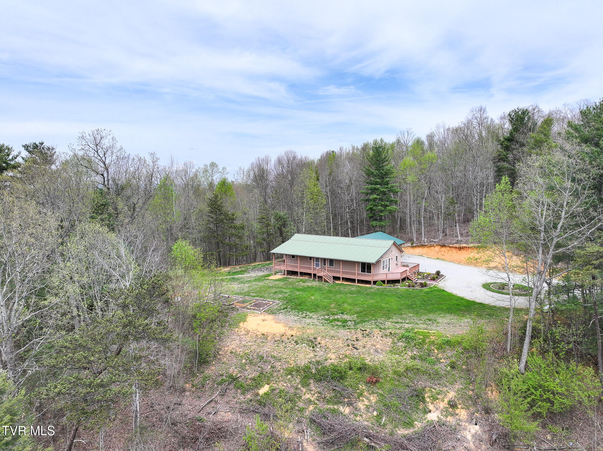 805 Fox Road Chuckey, TN 37641 - Photo 29 of 32 DJI_20260403113215_0070_D