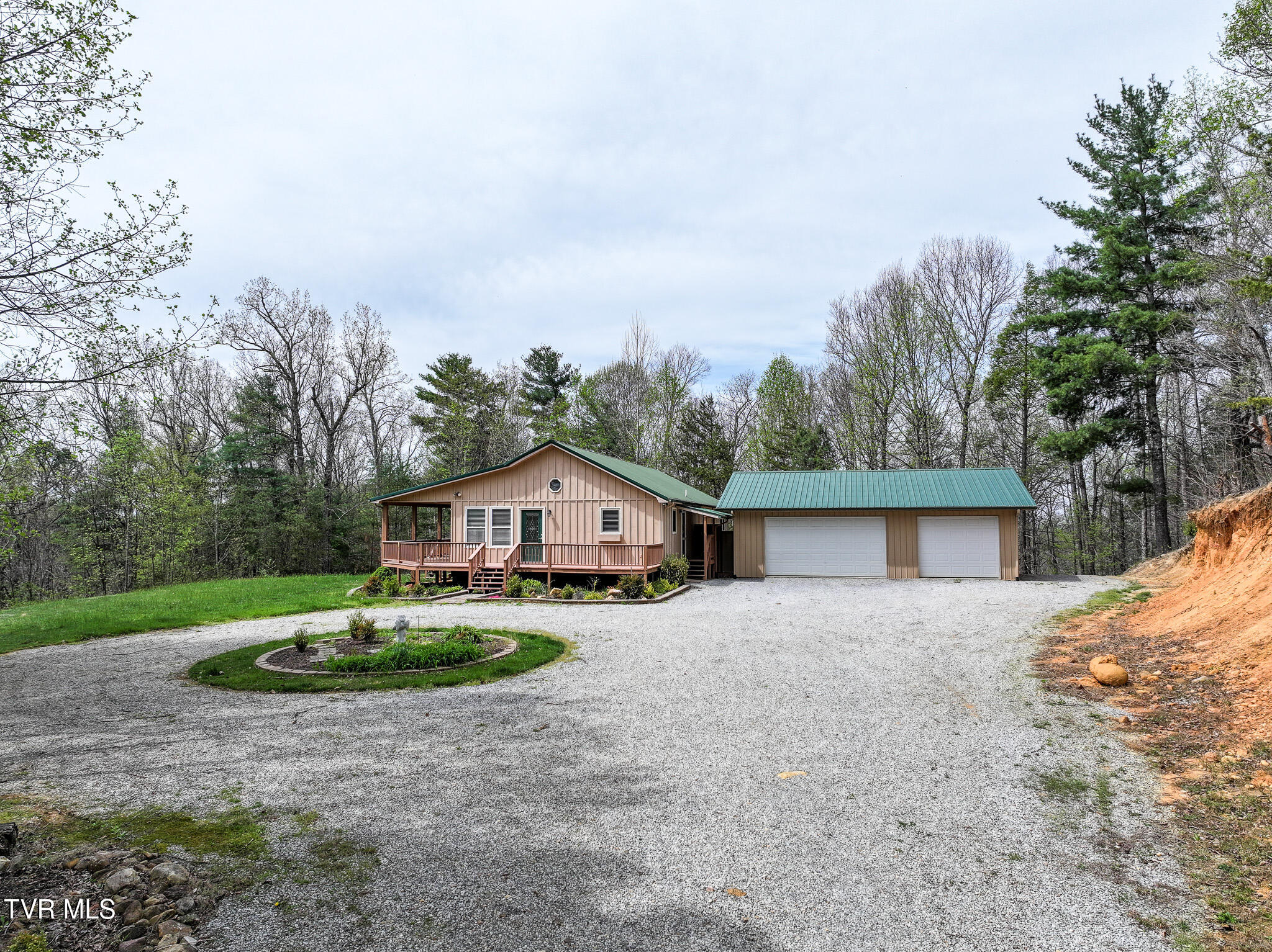 805 Fox Road Chuckey, TN 37641 - Photo 4 of 32 DJI_20260403112301_0036_D