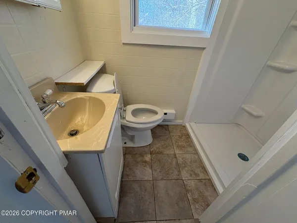 $1,050 | 116 Knight Street, Unit 1, Stroudsburg, PA 18360