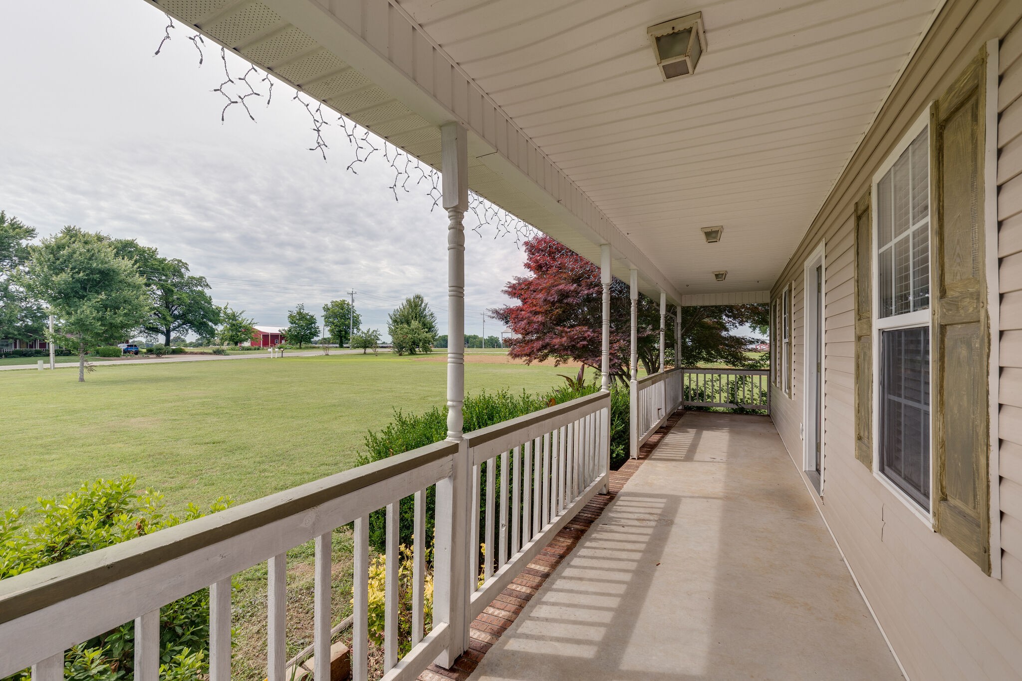 482 Rabbit Trail Road Leoma, TN 38468 - Photo 5 of 33 a view of a pathway of a building from a balcony