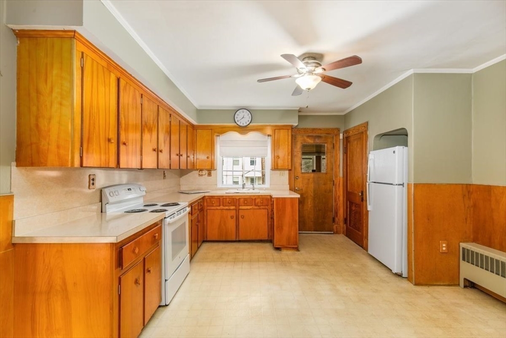 40 Congress Street Amesbury, MA 01913 - Photo 2 of 29