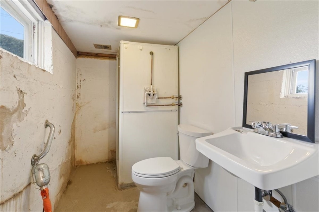 40 Congress Street Amesbury, MA 01913 - Photo 21 of 29