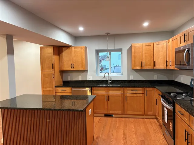 $424,900 | 182 Avenue C, Unit S6, Woonsocket, RI 02895