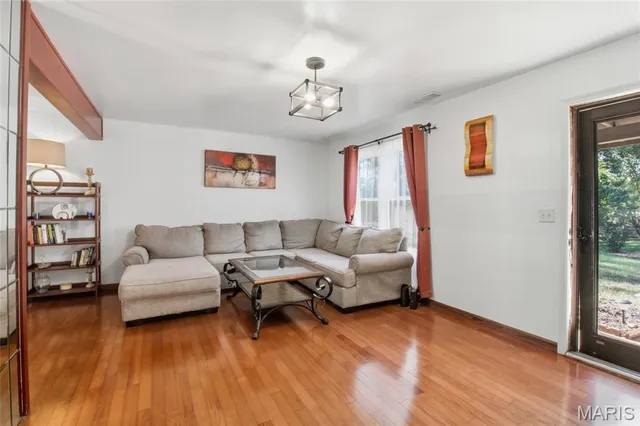 $164,900 | 4376 Tavistock Circle, St. Louis, MO 63129