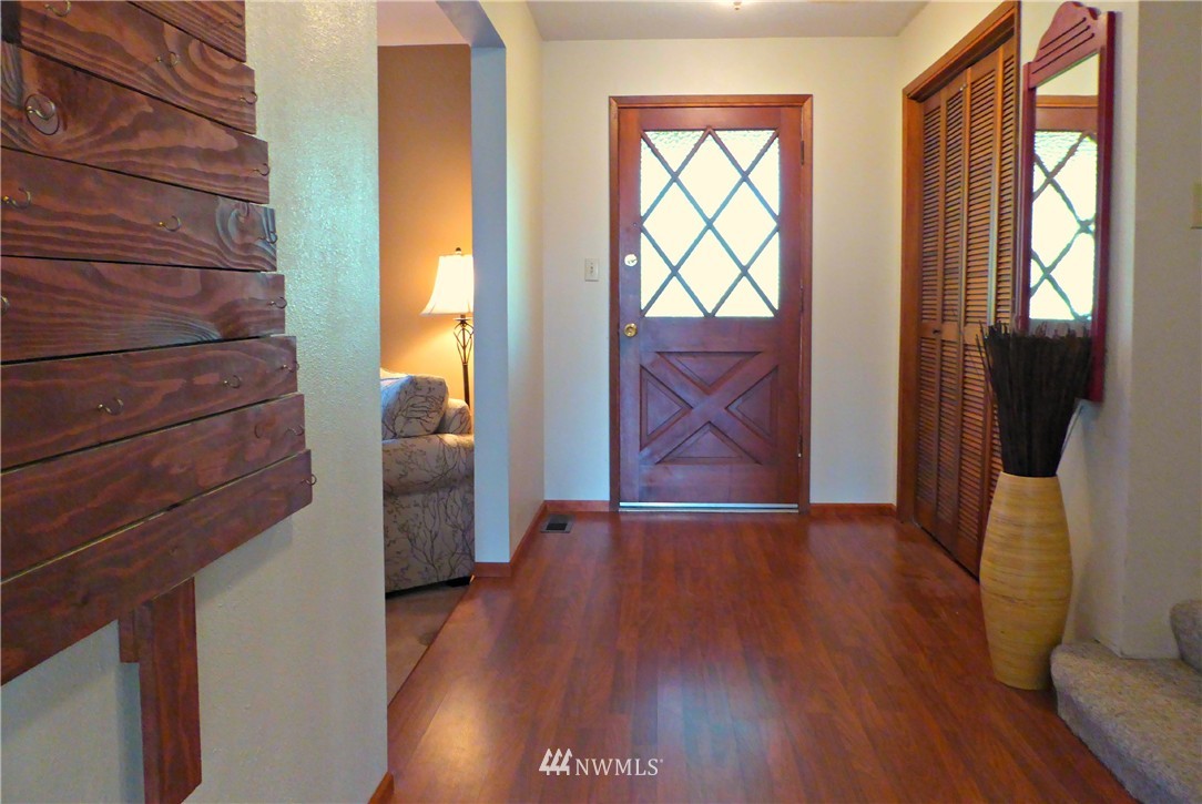 8628 Bender Road Lynden, WA 98264 - Photo 3 of 25 Gallery Image 3