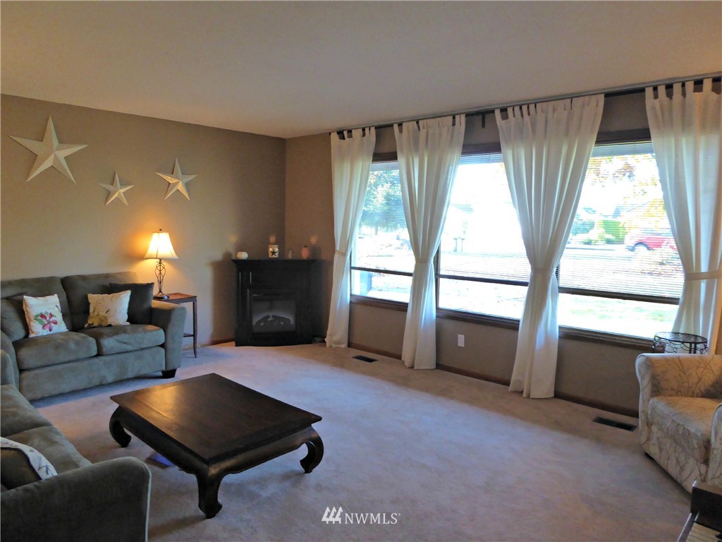 8628 Bender Road Lynden, WA 98264 - Photo 5 of 25 Gallery Image 5