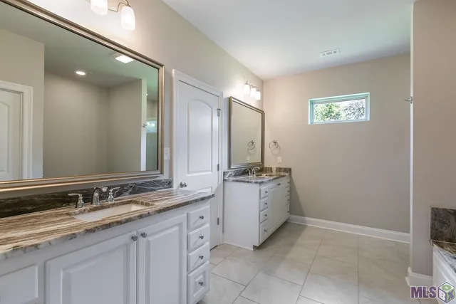 $350,000 | 16142 Redstone Drive, Pride, LA 70770