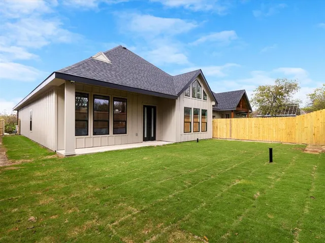 $385,000 | 3116 North Pecan Street, Fort Worth, TX 76106