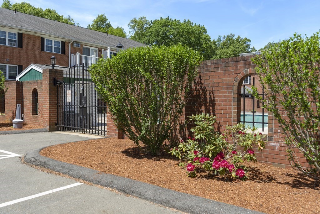 37 Leonard Road, Unit 37 Boxborough, MA 01719 - Photo 15 of 20 front view of a house
