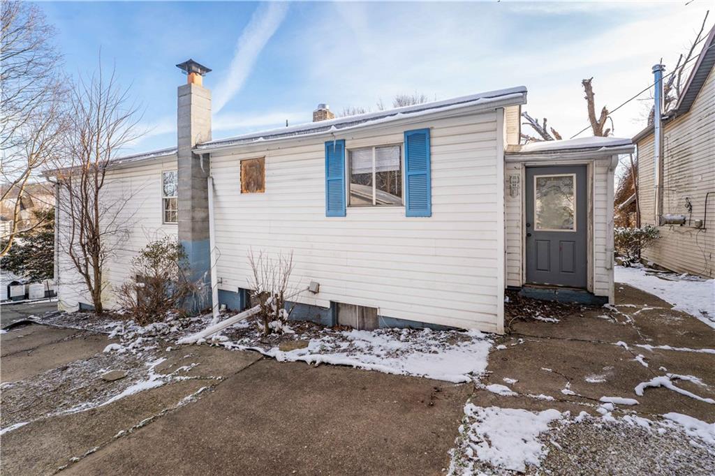 819 Bute Road Uniontown, PA 15401 - Photo 5 of 19 a front view of a house