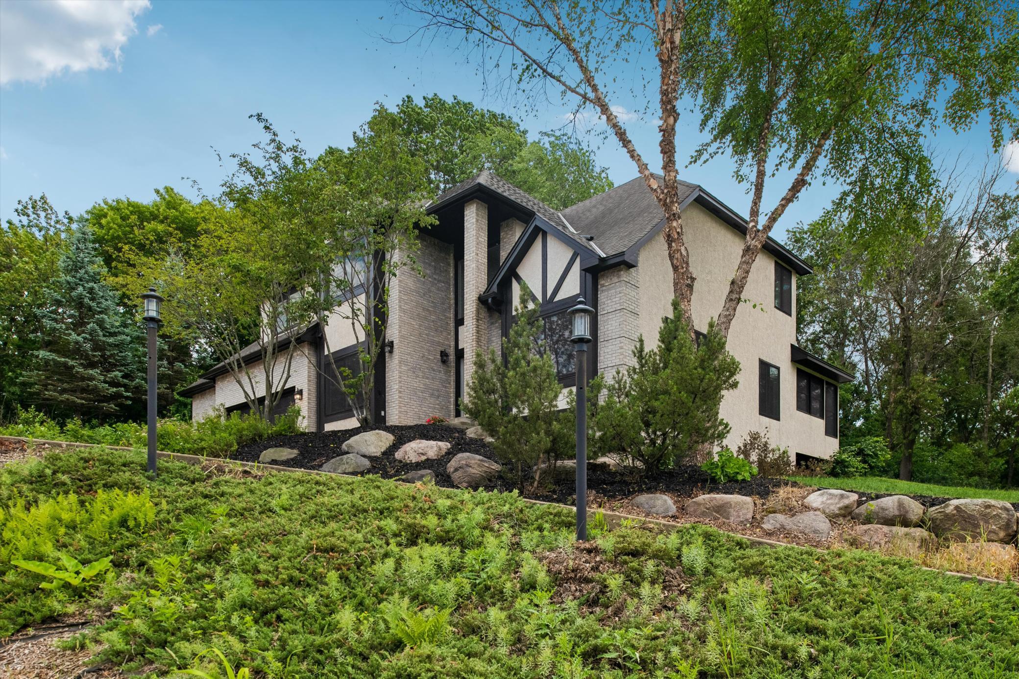 740 Mendota Heights Road Mendota Heights, MN 55120 - Photo 12 of 40