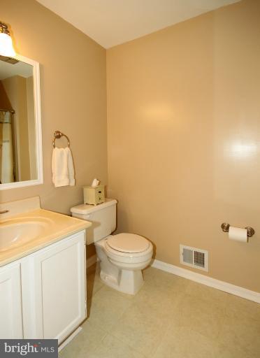 7324 Spring View Court Springfield, VA 22153 - Photo 22 of 29 Bath