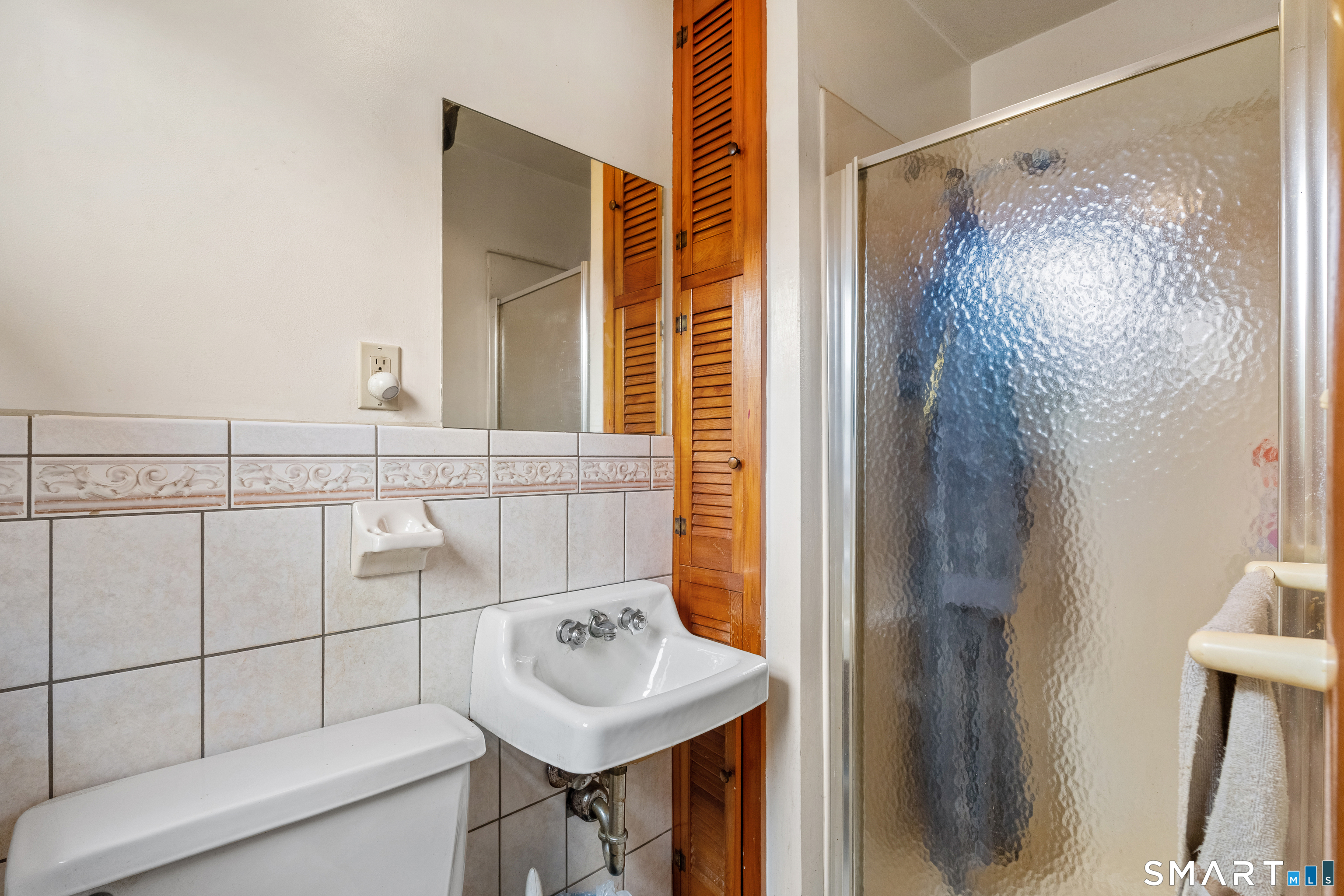 215 Wesley Street Waterbury, CT 06708 - Photo 13 of 22