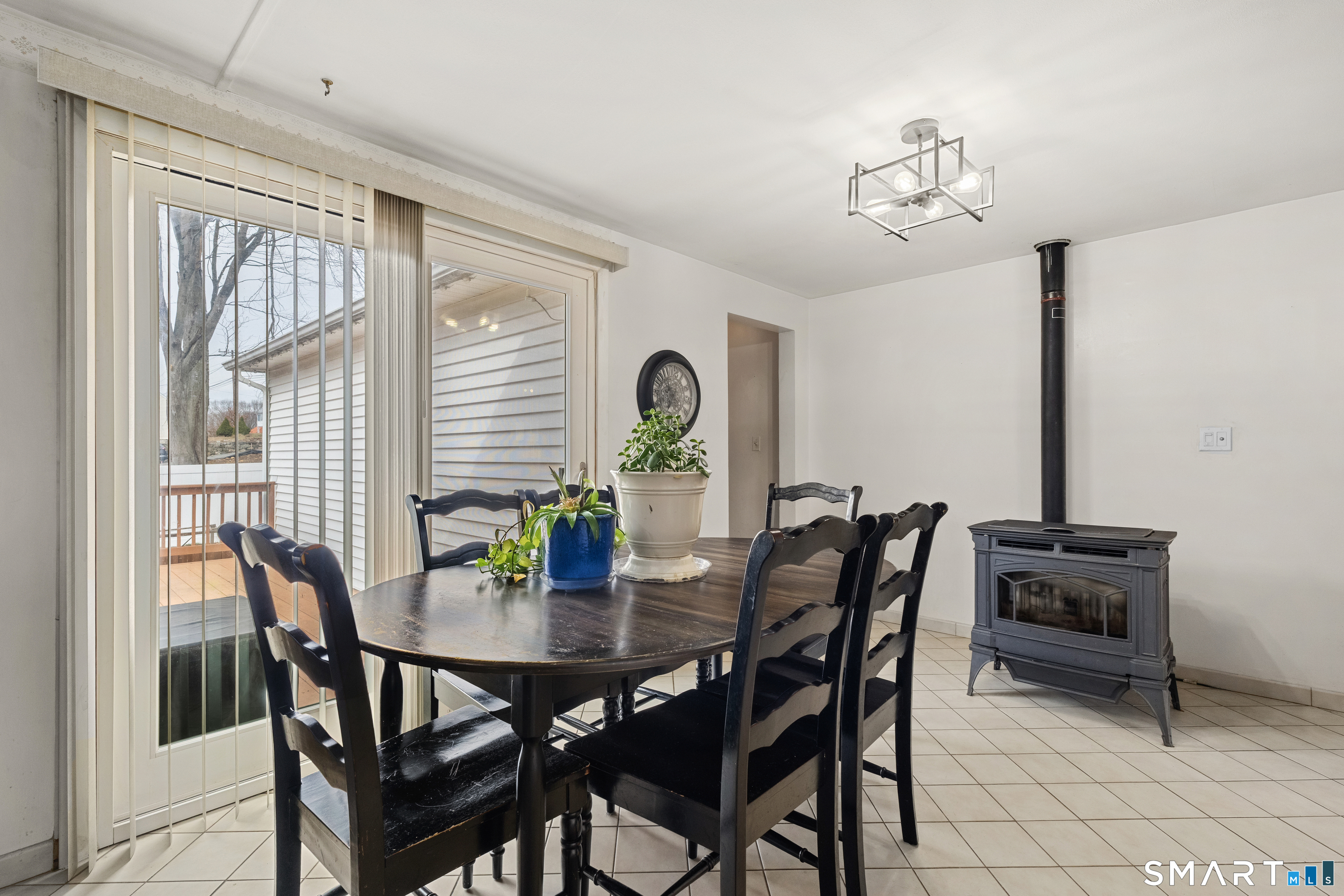 215 Wesley Street Waterbury, CT 06708 - Photo 5 of 22