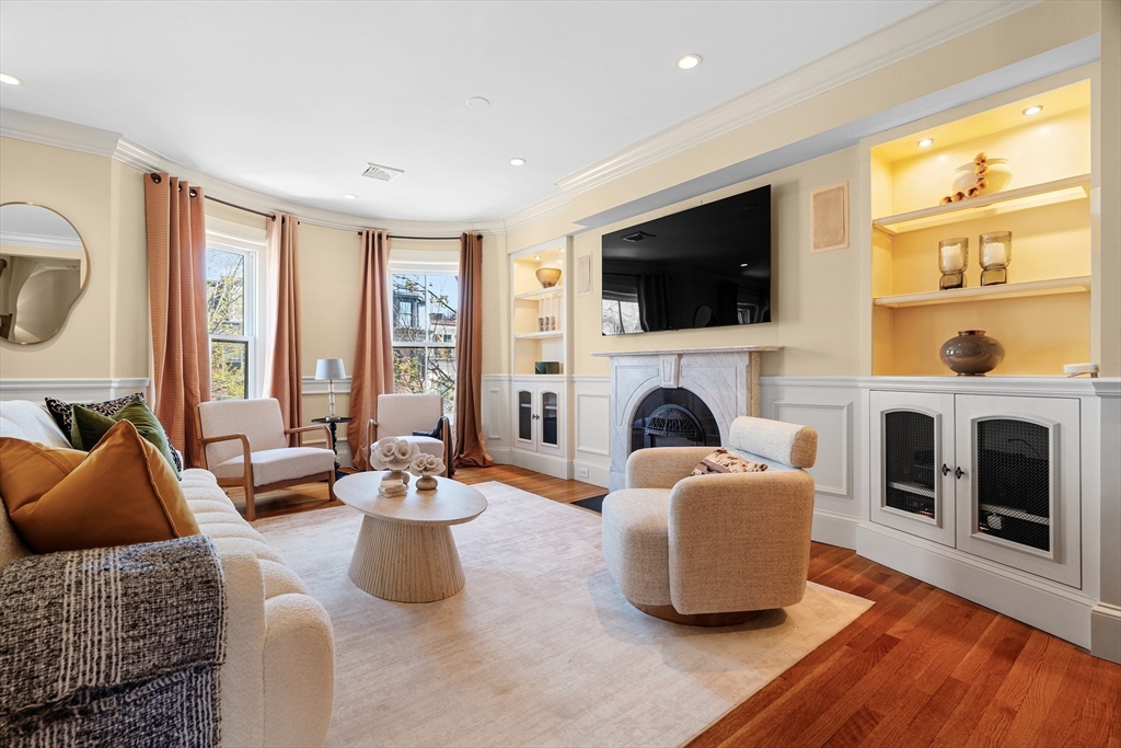 28 Rutland Square, Unit 3 Boston, MA 02118 - Photo 5 of 34 Gallery Image 5