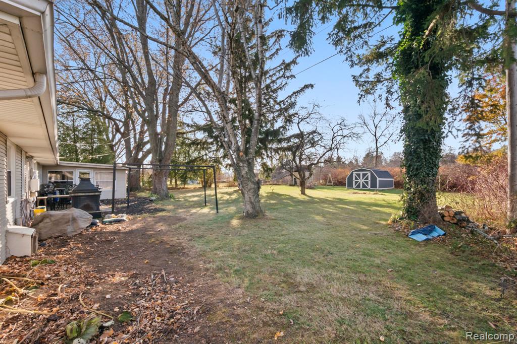6736 Lakeshore Road Lexington, MI 48450 - Photo 4 of 54 Gallery Image 4