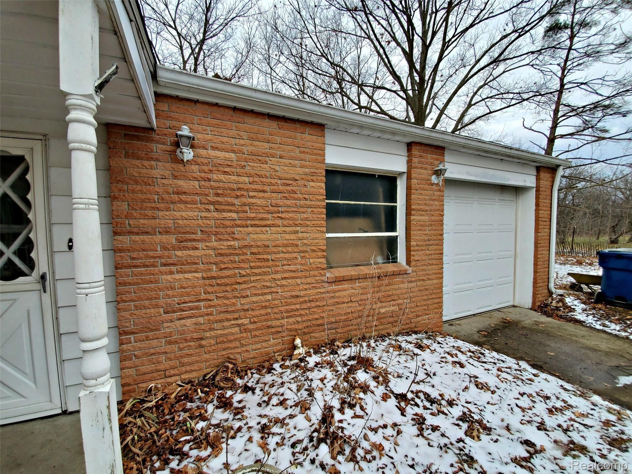 6356 Fenton Road Flint, MI 48507 - Photo 32 of 34 32.jpg