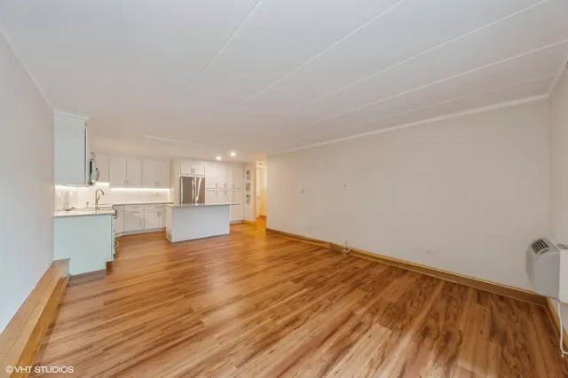 $2,400 | 18 East Old Willow Road, Unit 106N, Prospect Heights, IL 60070