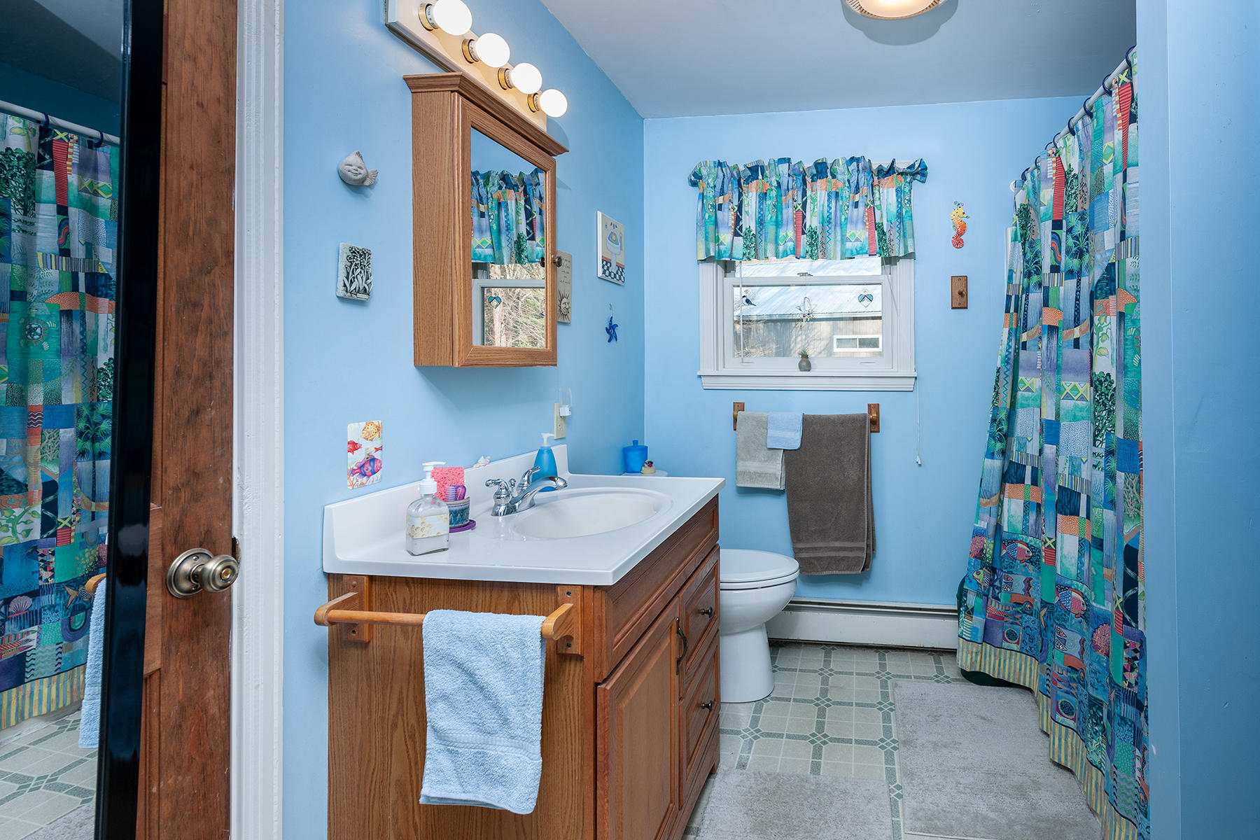 179 Mountain Road Cape Neddick, ME 03902 - Photo 15 of 25 Bathroom
